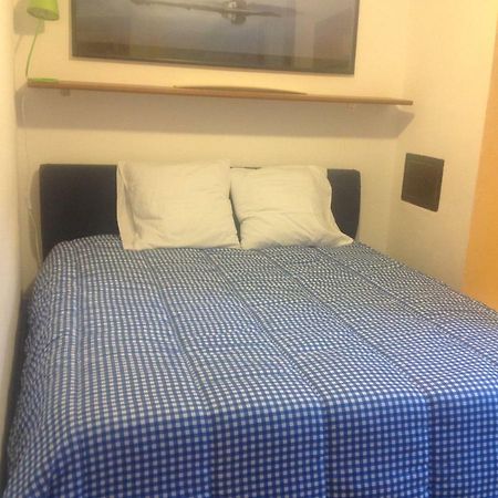 Bilocale Nella Vecchia Citta' Di Mentone Apartamento Exterior foto