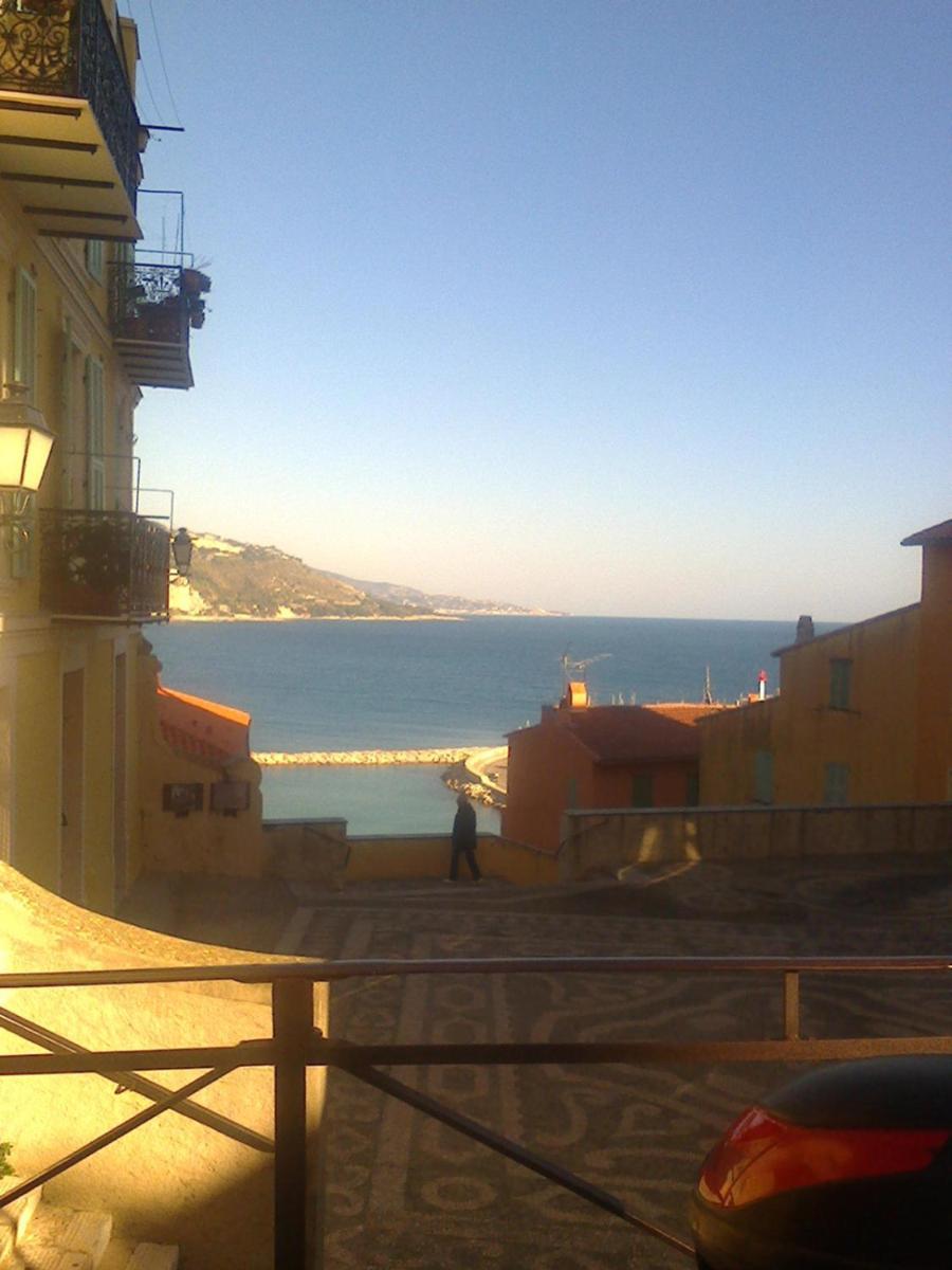Bilocale Nella Vecchia Citta' Di Mentone Apartamento Exterior foto